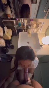 刚到家就迫不及待要吃大肉棒